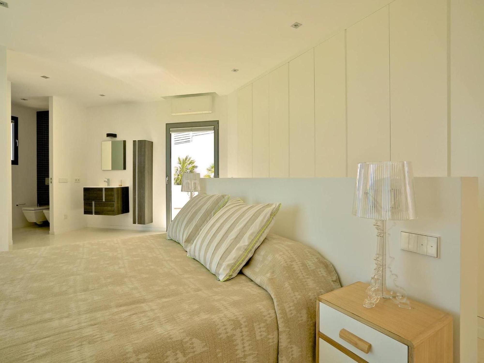 Villa Modern With Vast Terracing *