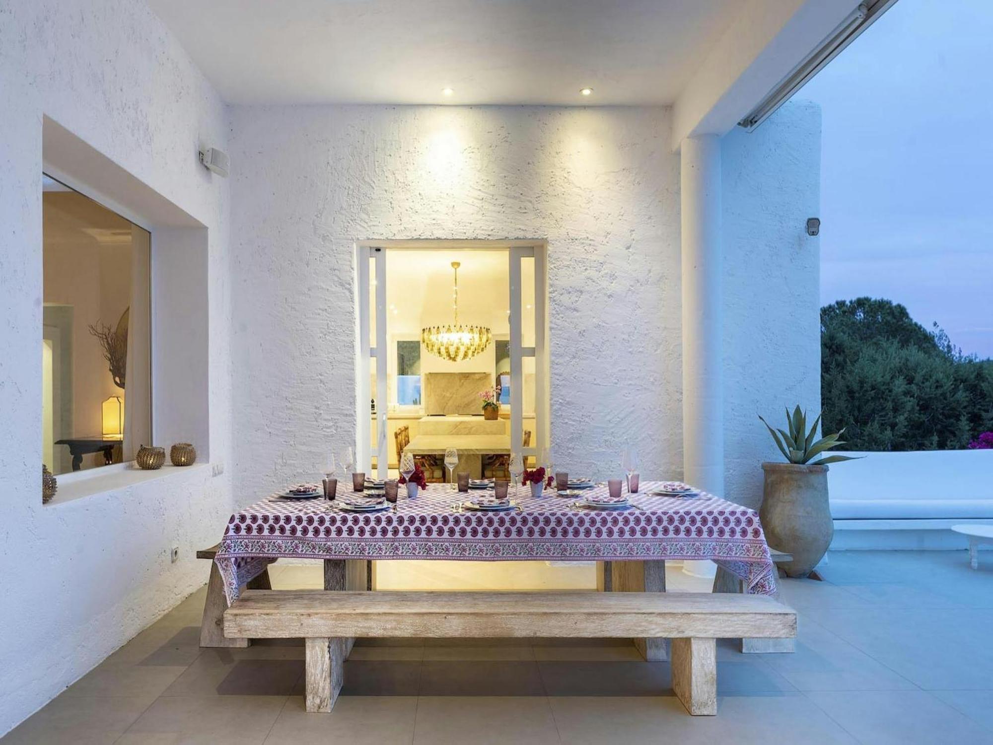 With Cozy Fireplace Villa