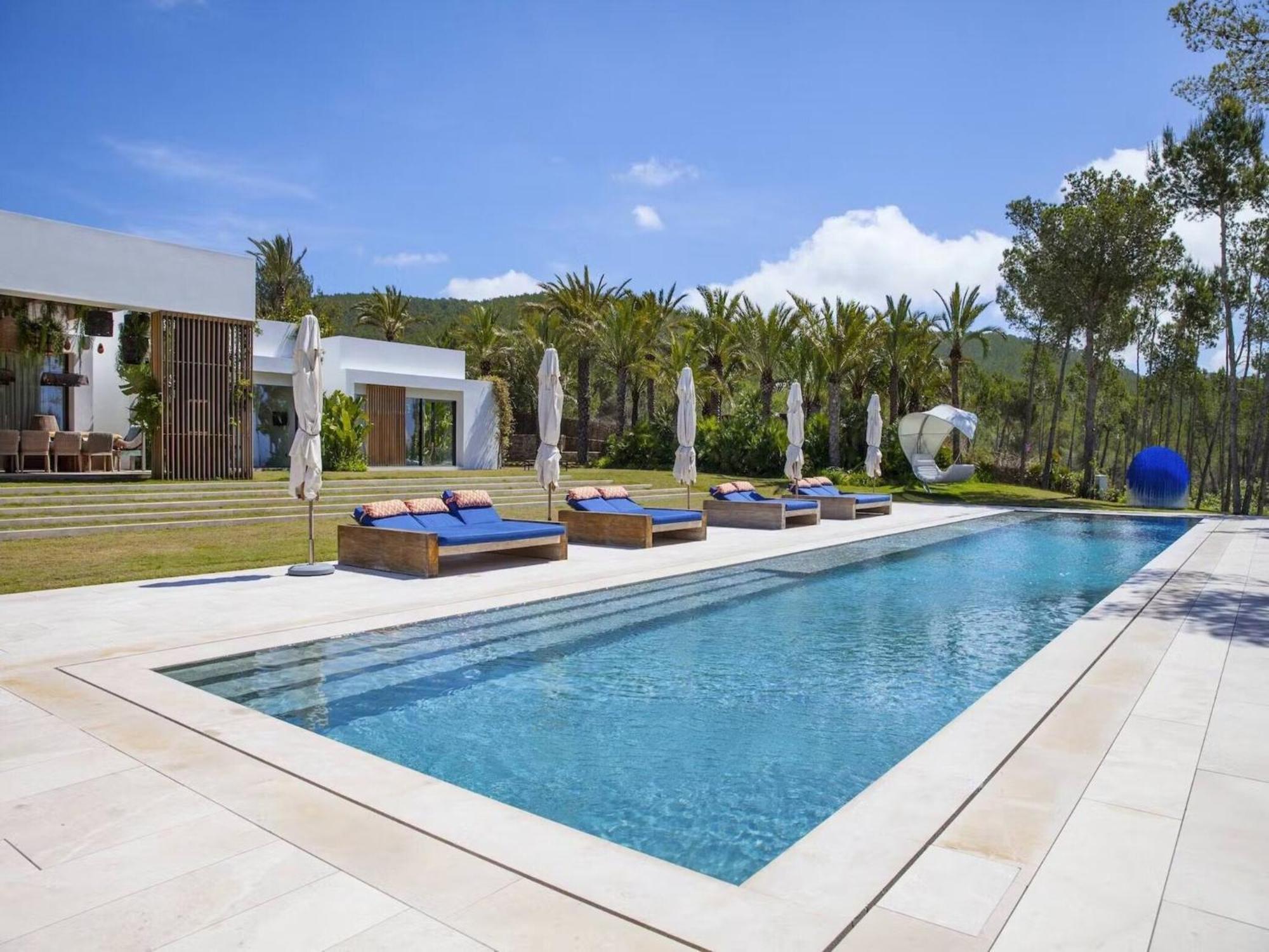 Modern With Hot Tub Villa San José