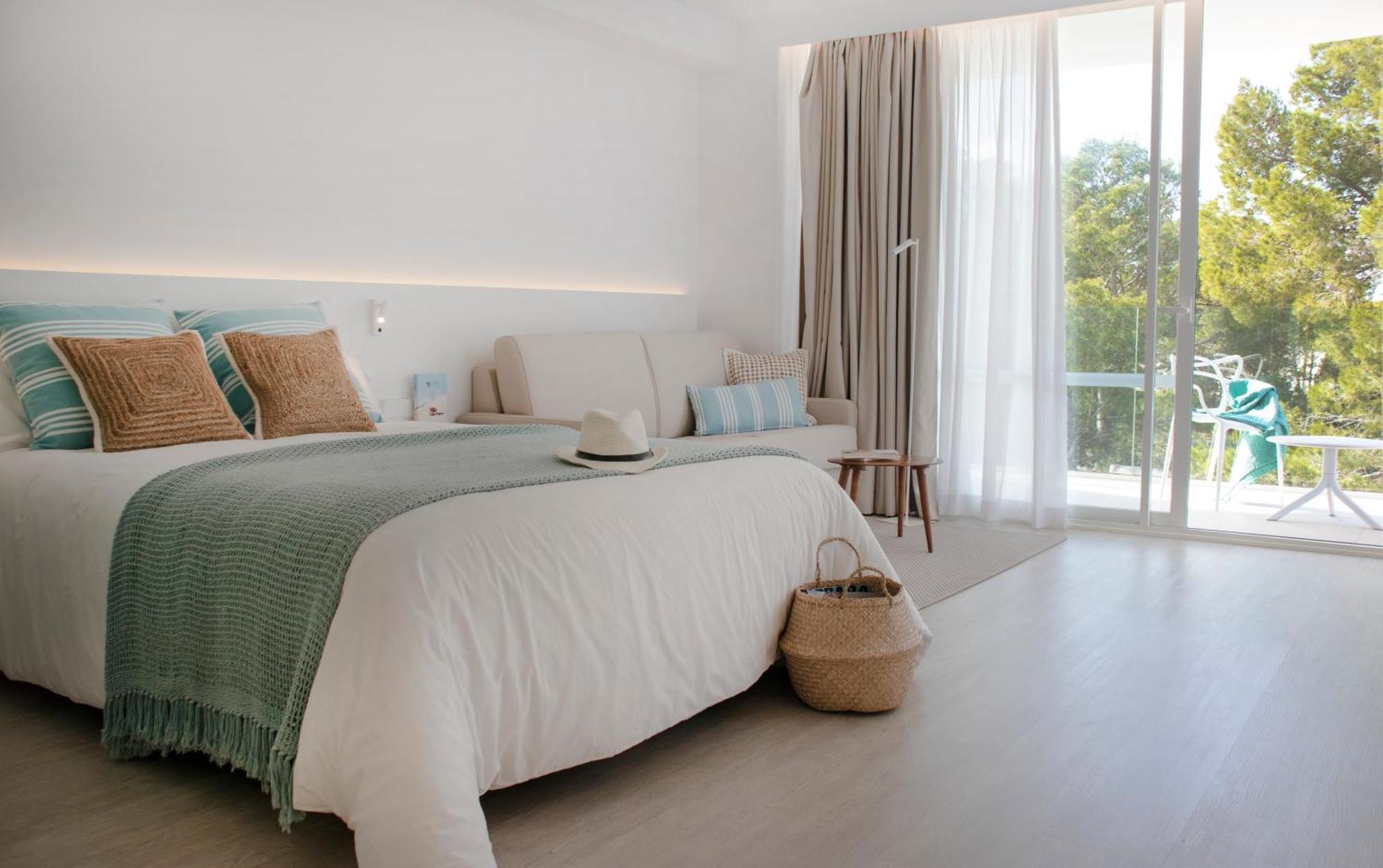 Els Pins & 4* Sant Antoni de Portmany