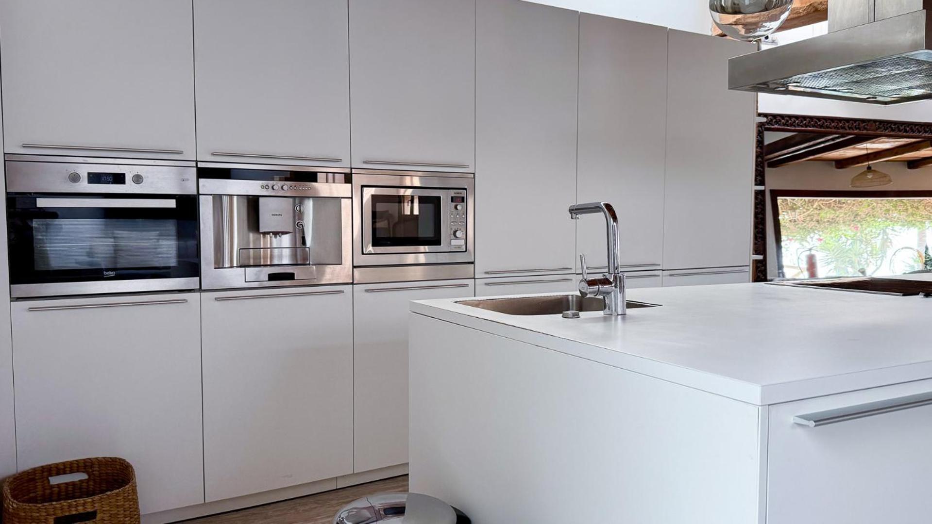 Calyssa Luxury Near Center