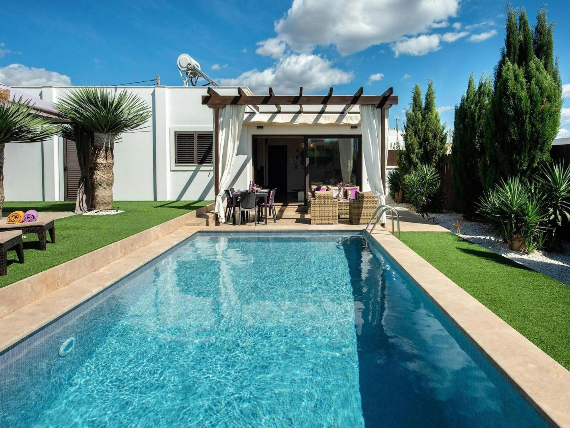 Pousada Charming In Ibiza Town *