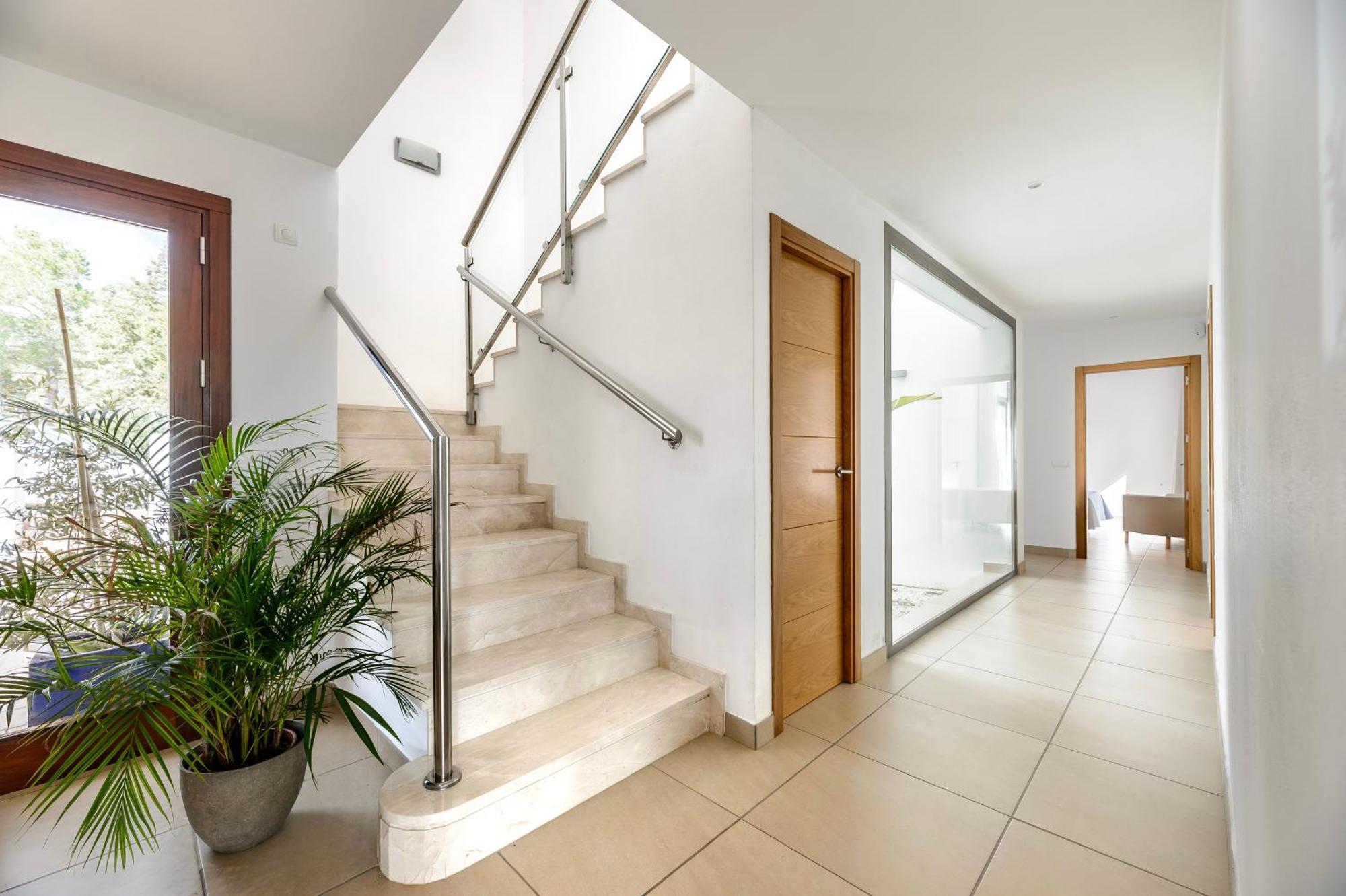 New! Es Redo-spacious & Relax