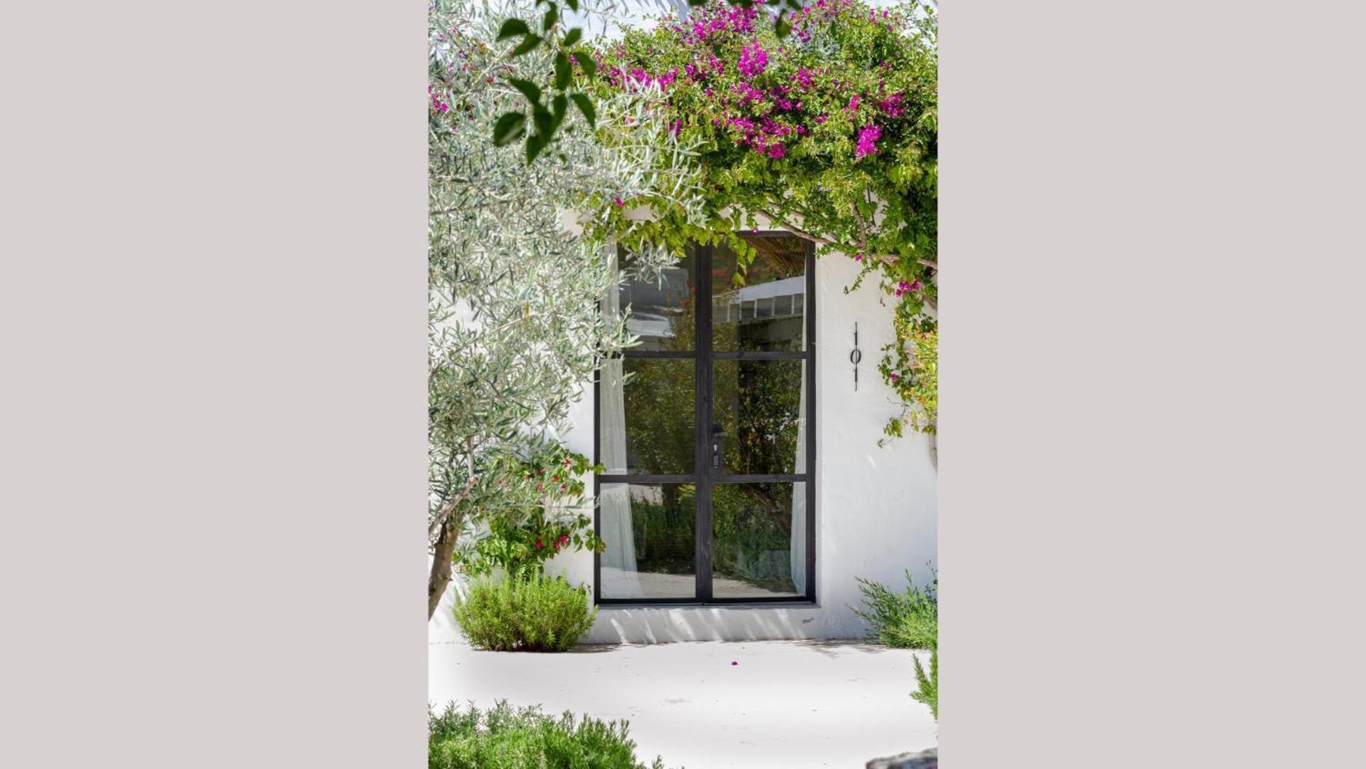 Domo Farm stay Santa Eularia des Riu