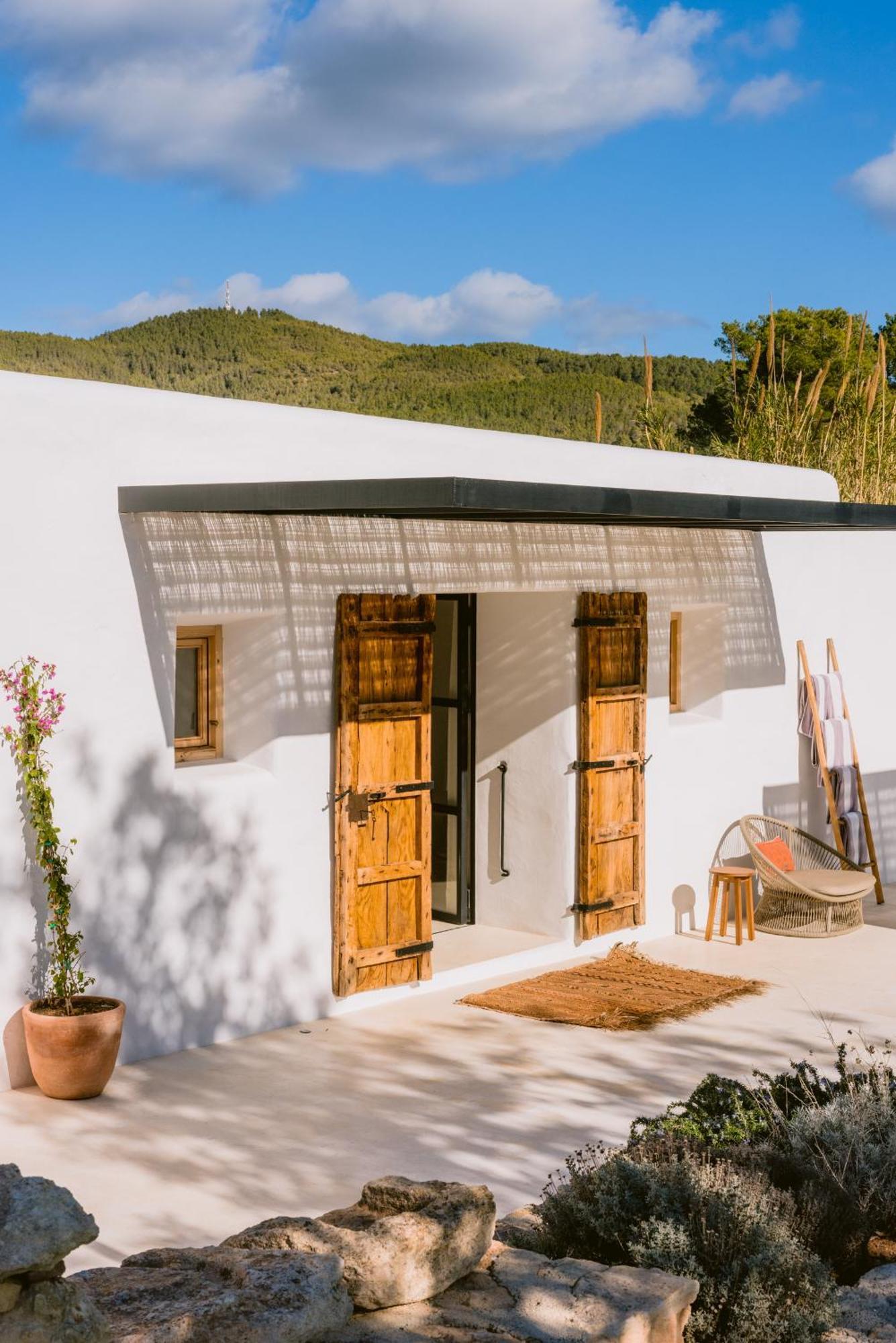 Es Pujolet Renovada 100 Porcien Un Refugio De Paz En El Corazon De Ibiza Piscina Ac Diseno Tranquilidad El Verdadero Ibiza Sant Joan De Labritja