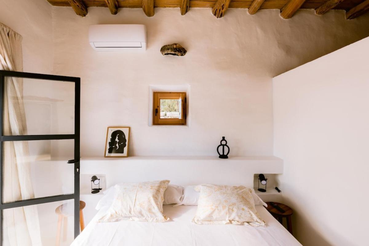 Villa Es Pujolet Renovada 100 Porcien Un Refugio De Paz En El Corazon De Ibiza Piscina Ac Diseno Tranquilidad El Verdadero Ibiza *