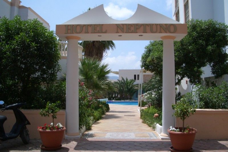 Neptuno 3*