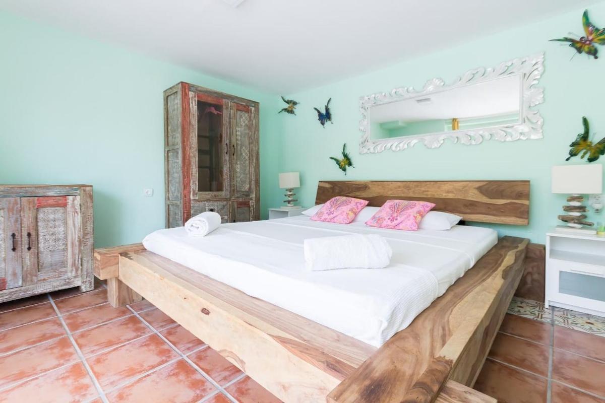 Classic For 12- Pool, Bbq, Big Exterior Area BALEARIC ISLANDS