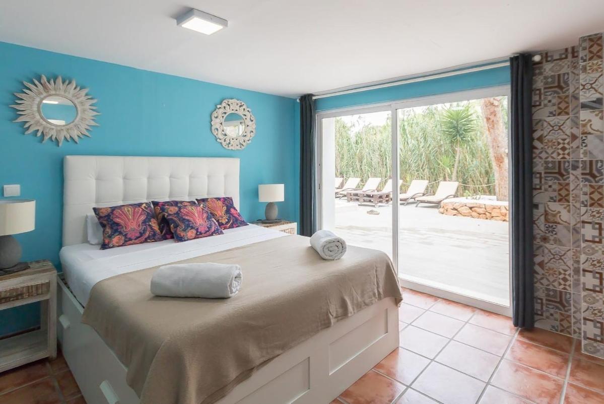 Classic For 12- Pool, Bbq, Big Exterior Area * BALEARIC ISLANDS