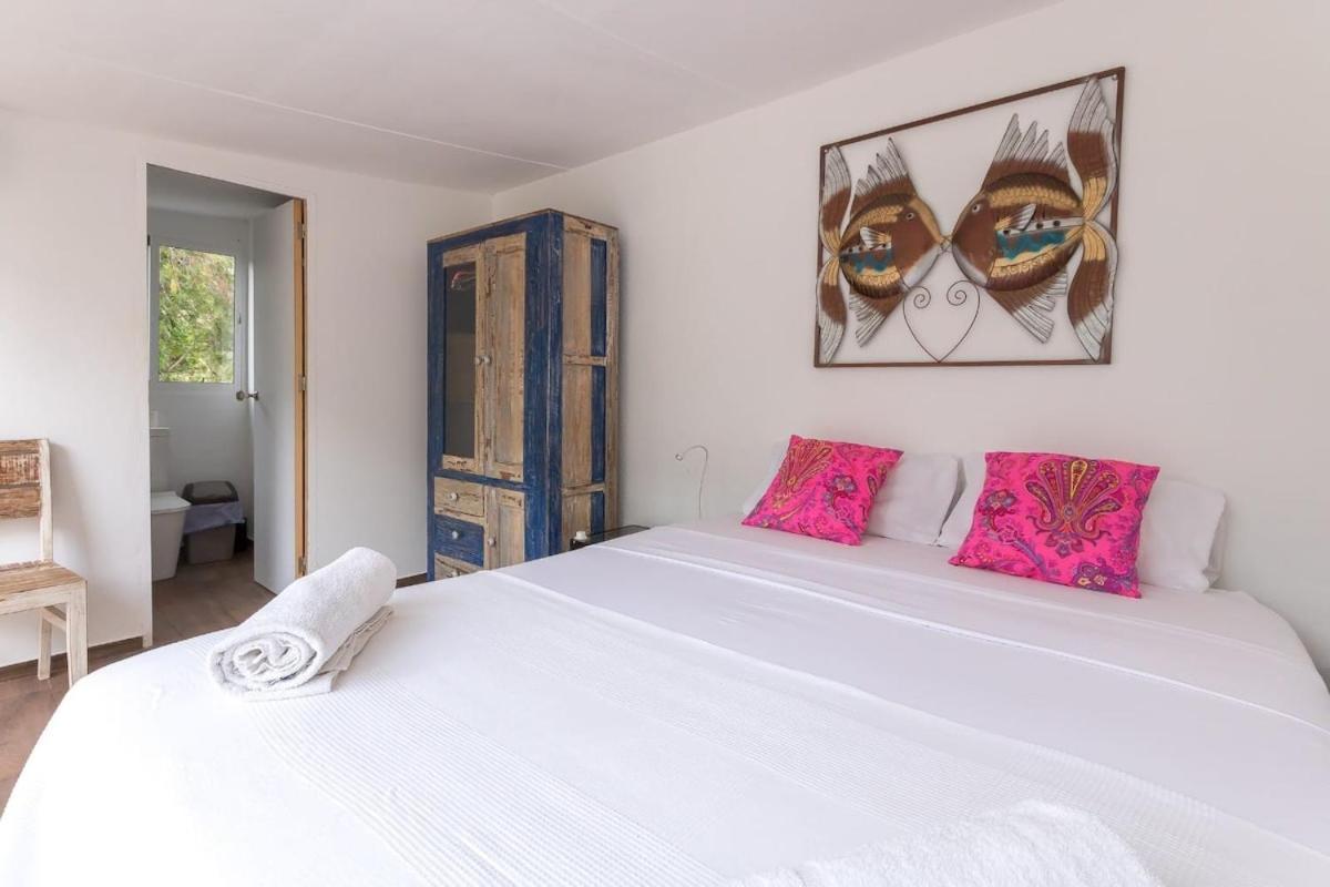 Classic For 12- Pool, Bbq, Big Exterior Area Villa