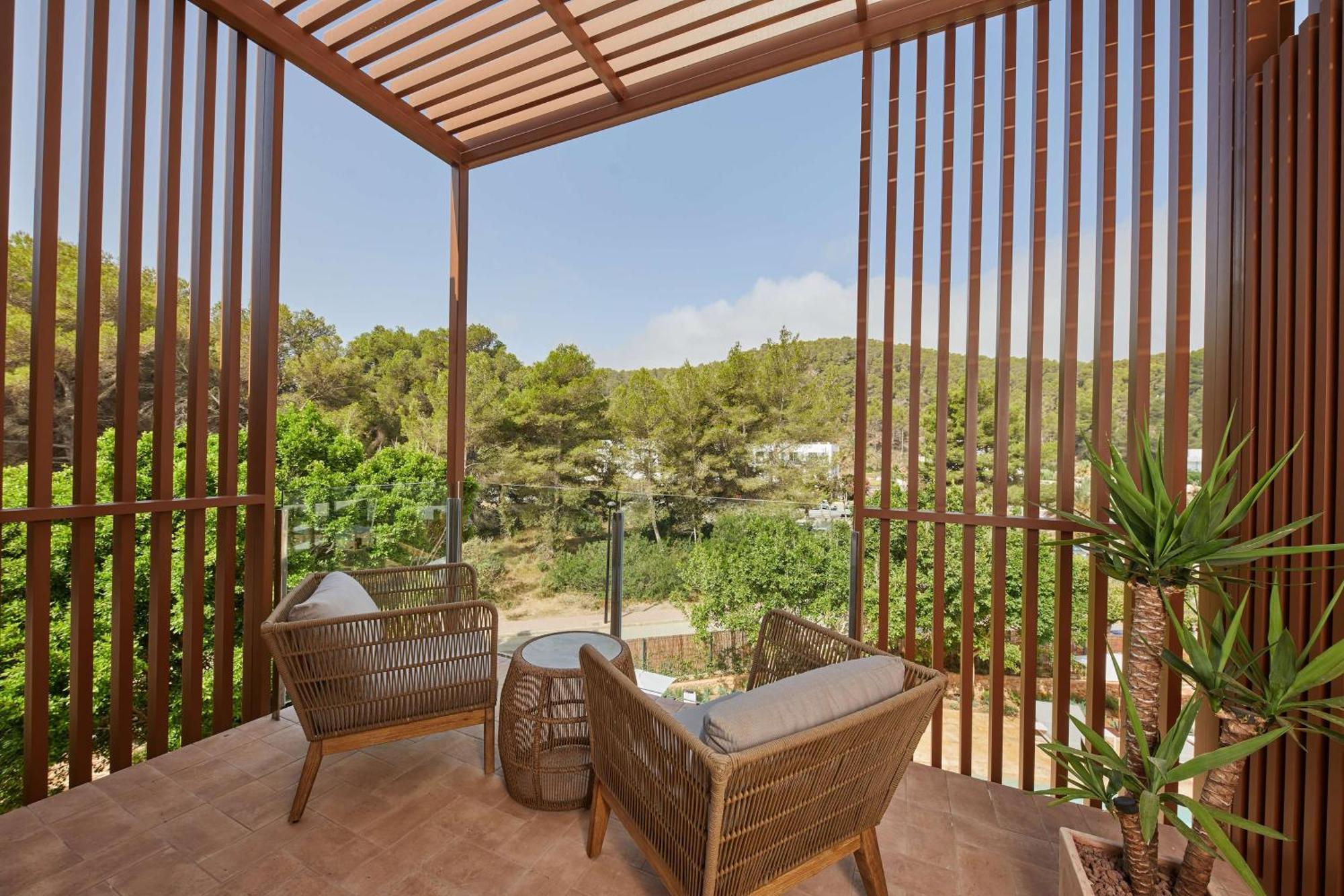 Hotel Cala San Miguel Ibiza Resort, Adults Only, Curio Collection By Hilton