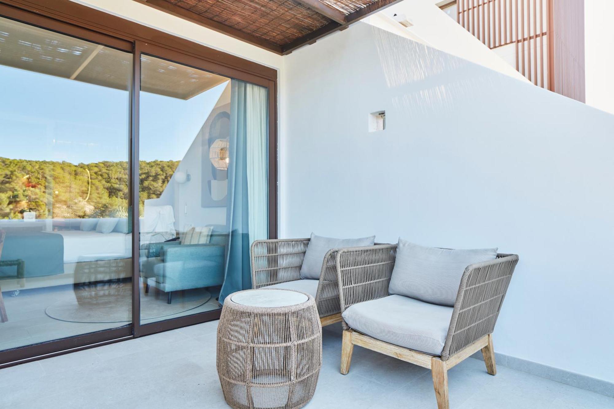 Hotel Cala San Miguel Ibiza Resort, Adults Only, Curio Collection By Hilton