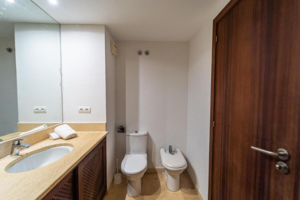 Apartamento Amazing Seafront Den Bossa 3