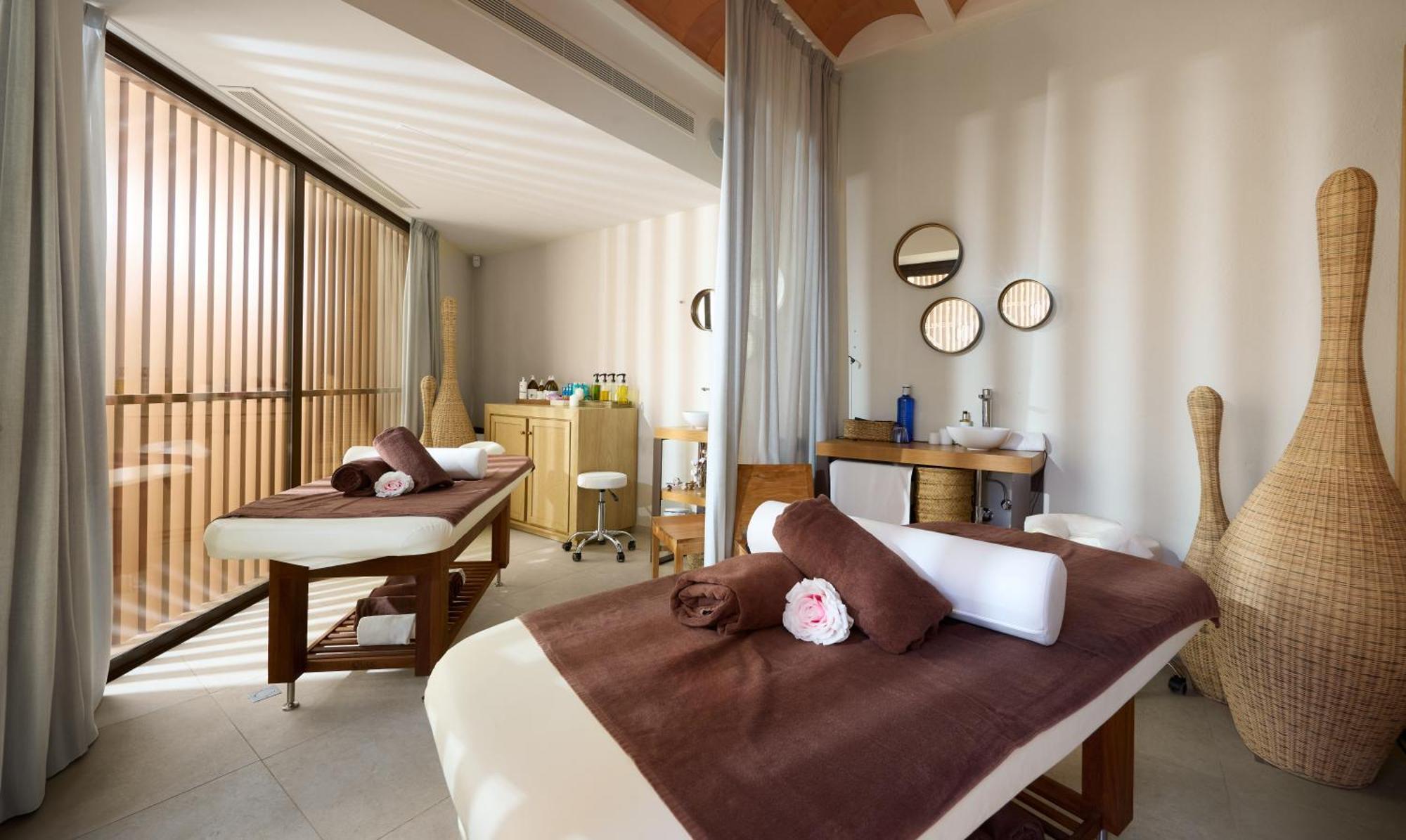 Cala San Miguel Ibiza Resort, Adults Only, Curio Collection By Hilton 5* Port de Sant Miguel