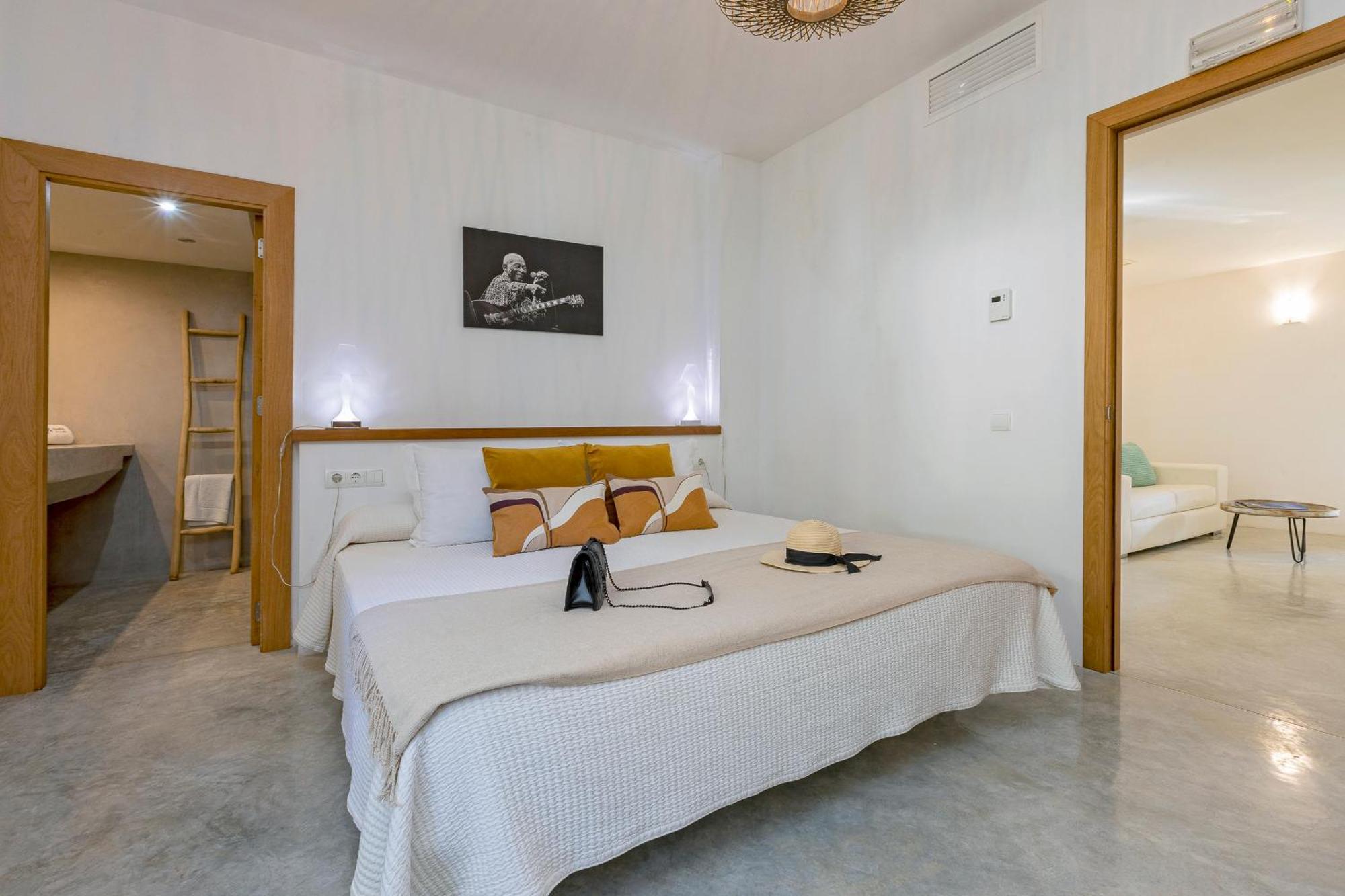 In Cala Salada Sleeps 14 Sant Antoni de Portmany