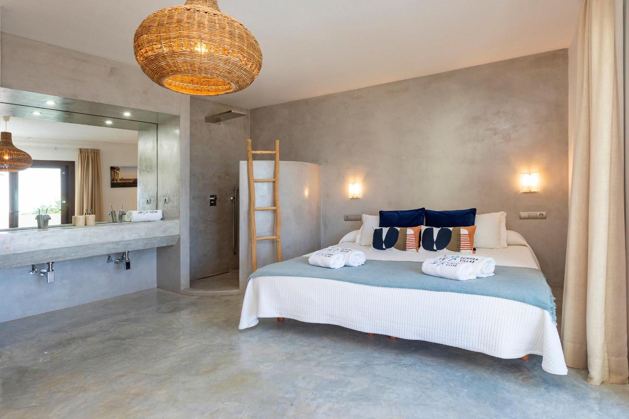 In Cala Salada Sleeps 14 * Sant Antoni de Portmany