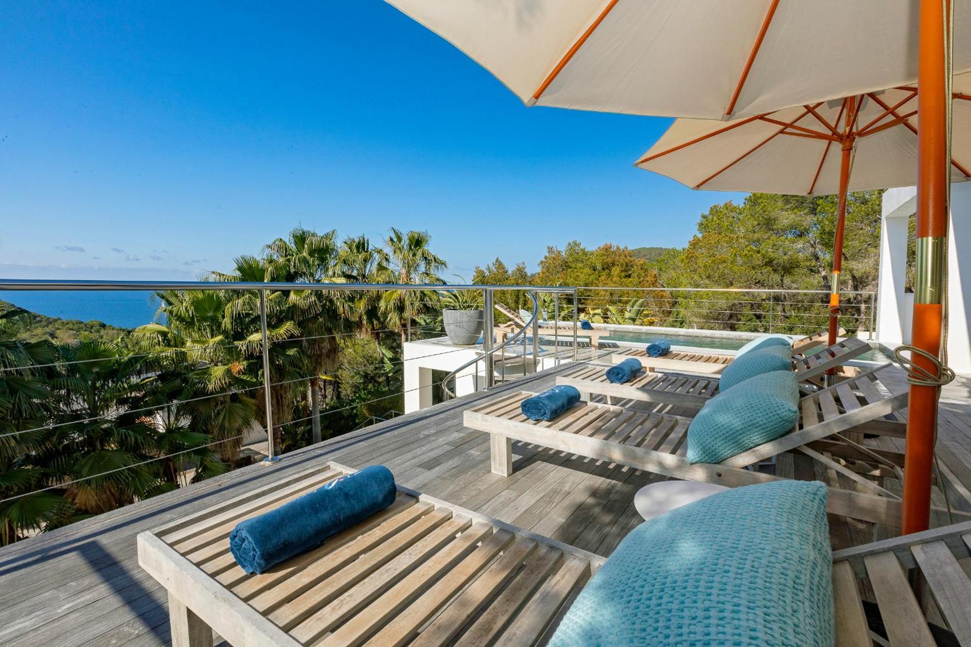 Villa In Cala Salada Sleeps 14