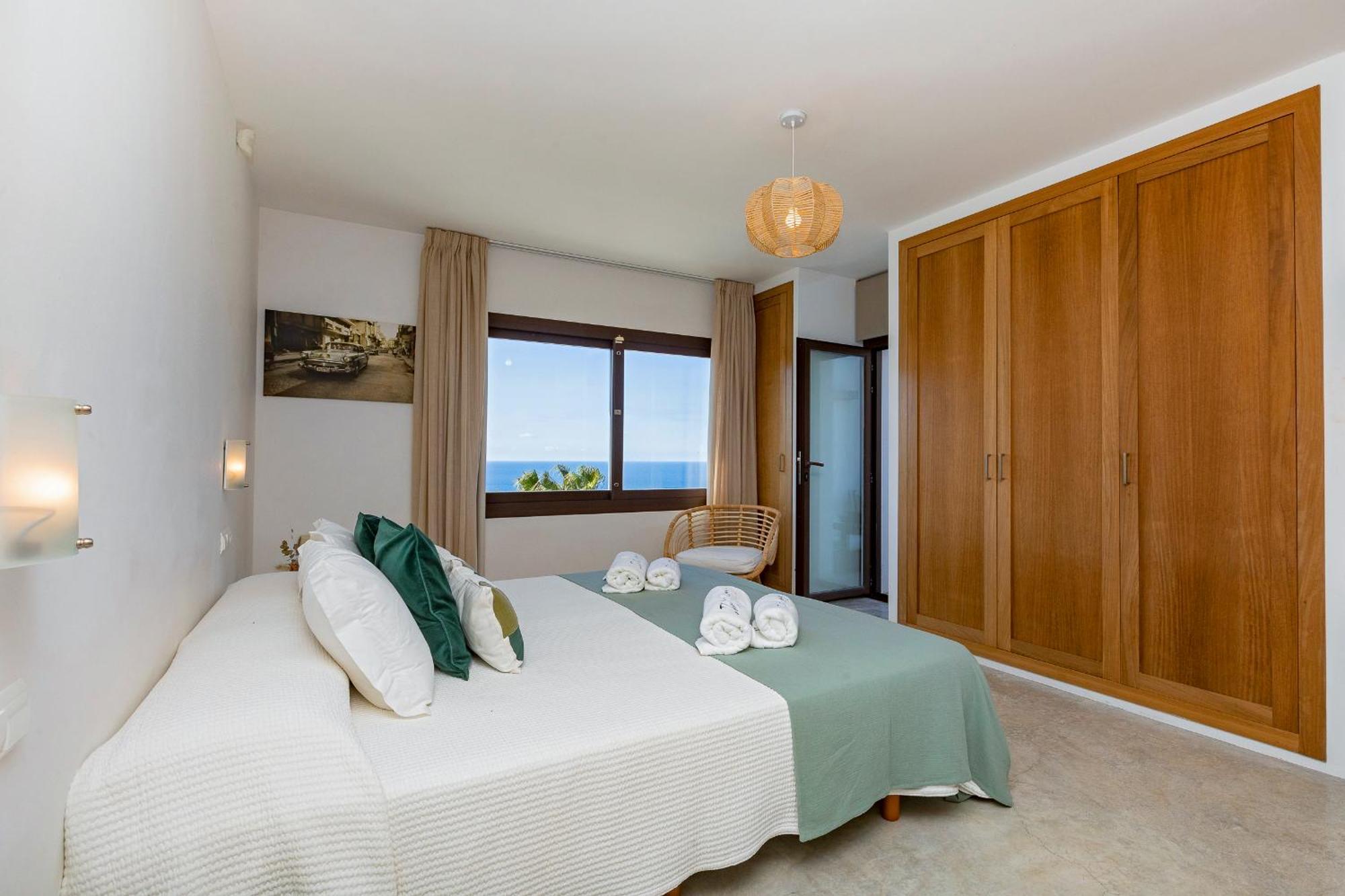 Villa In Cala Salada Sleeps 14 *