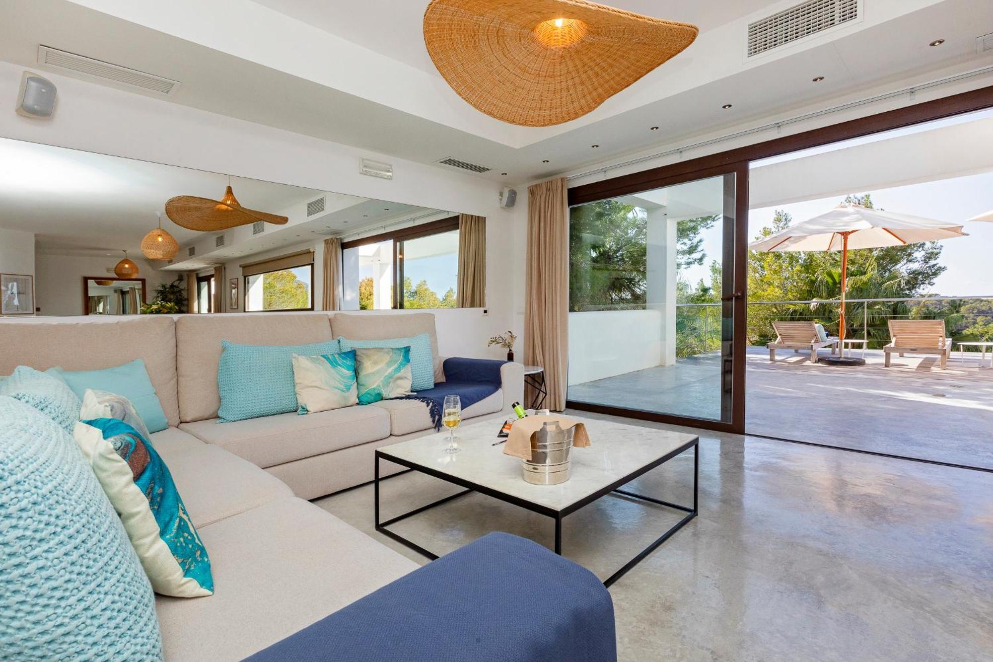 In Cala Salada Sleeps 14 Villa