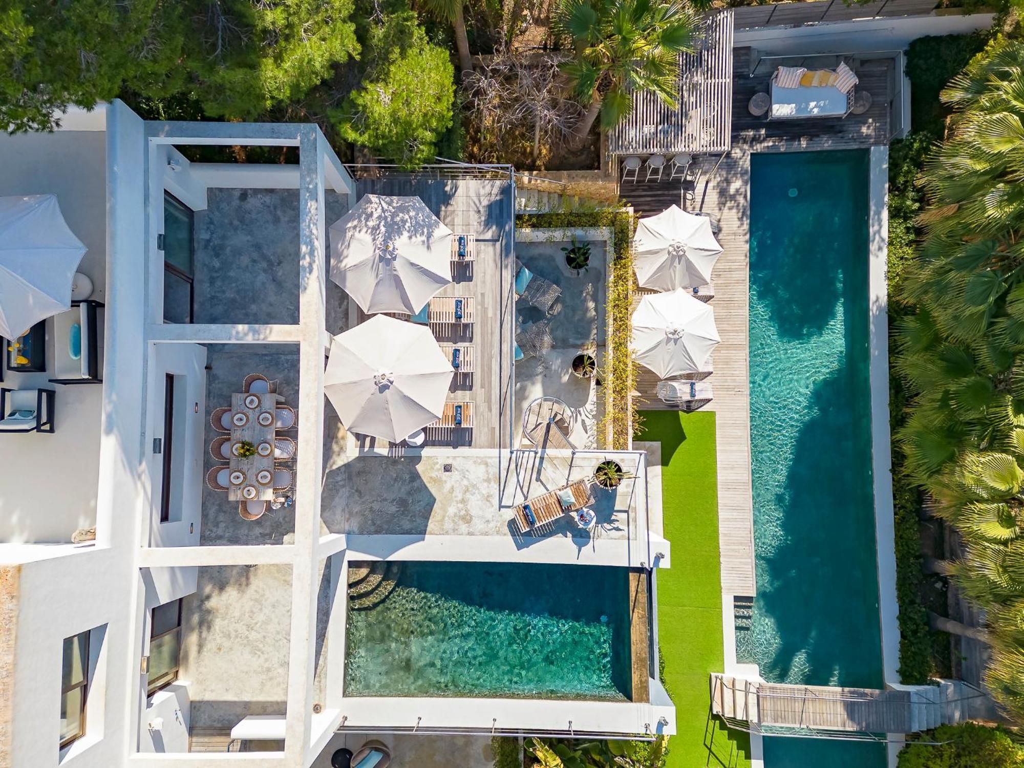 In Cala Salada Sleeps 14 Villa *