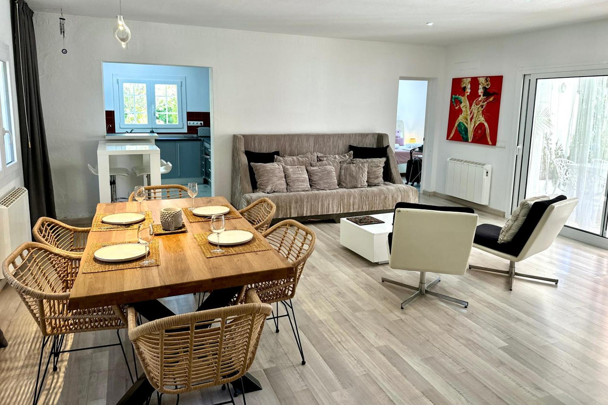 Stylish Ibiza Near Beaches Private Pool & Lush Garden Villa *