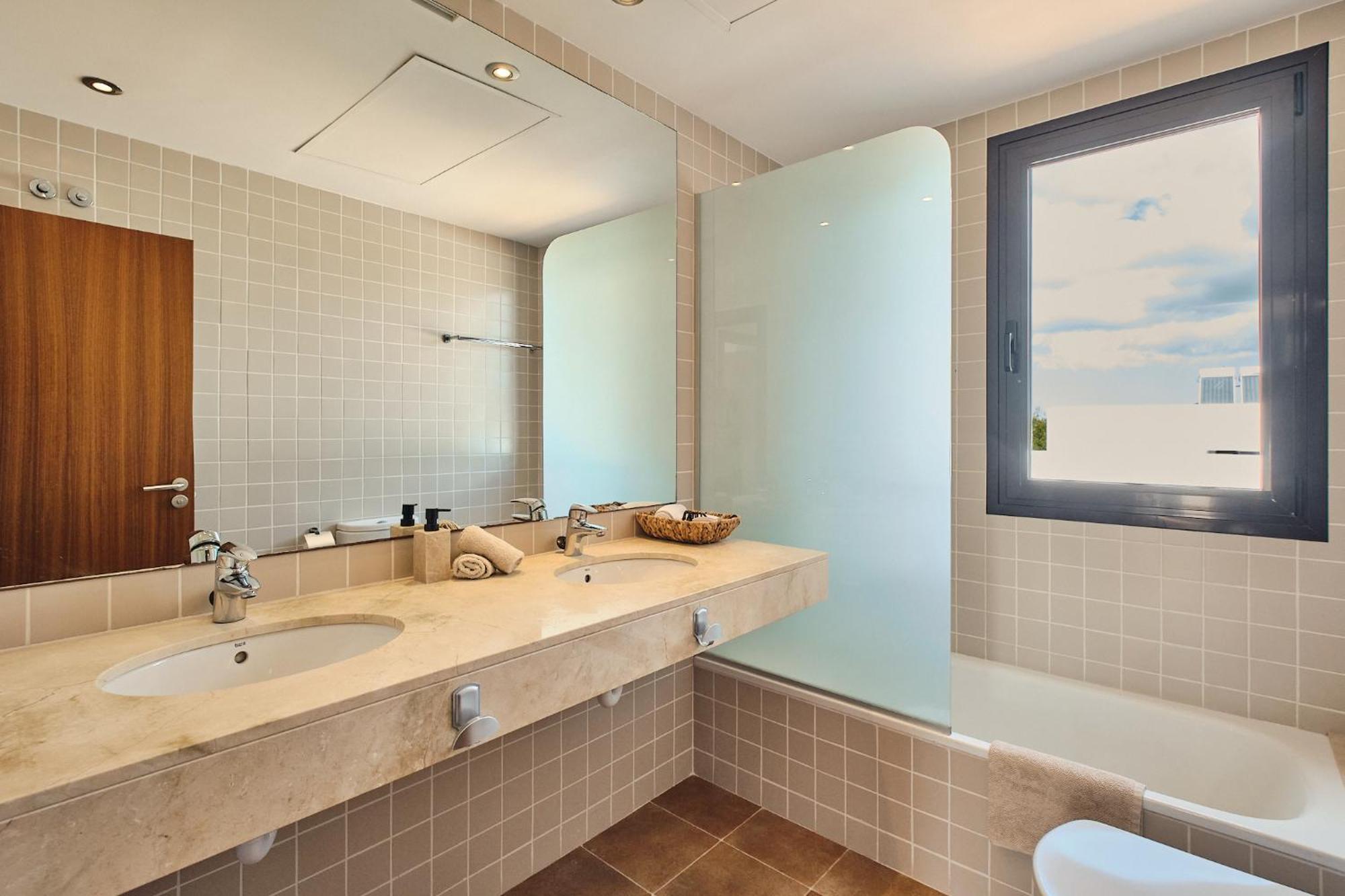Luxe Met Privezwembad - Sant Antoni View - Oasis Pousada