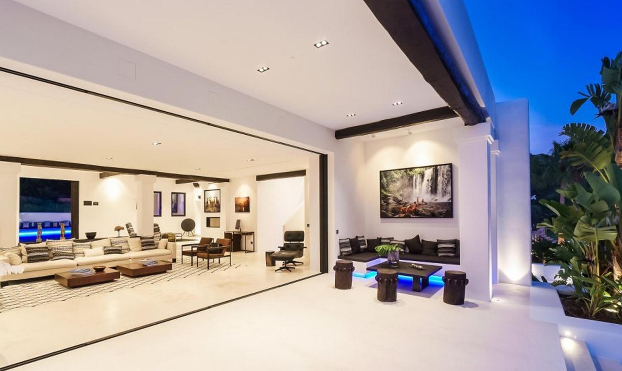 Ideal Location, Seaview Apartment