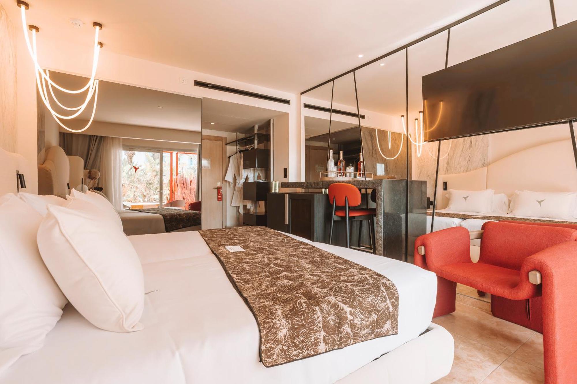 Hotel The Unexpected Ibiza - Ushuaia Club Entrance Included (adults Only) Playa d'en Bossa
