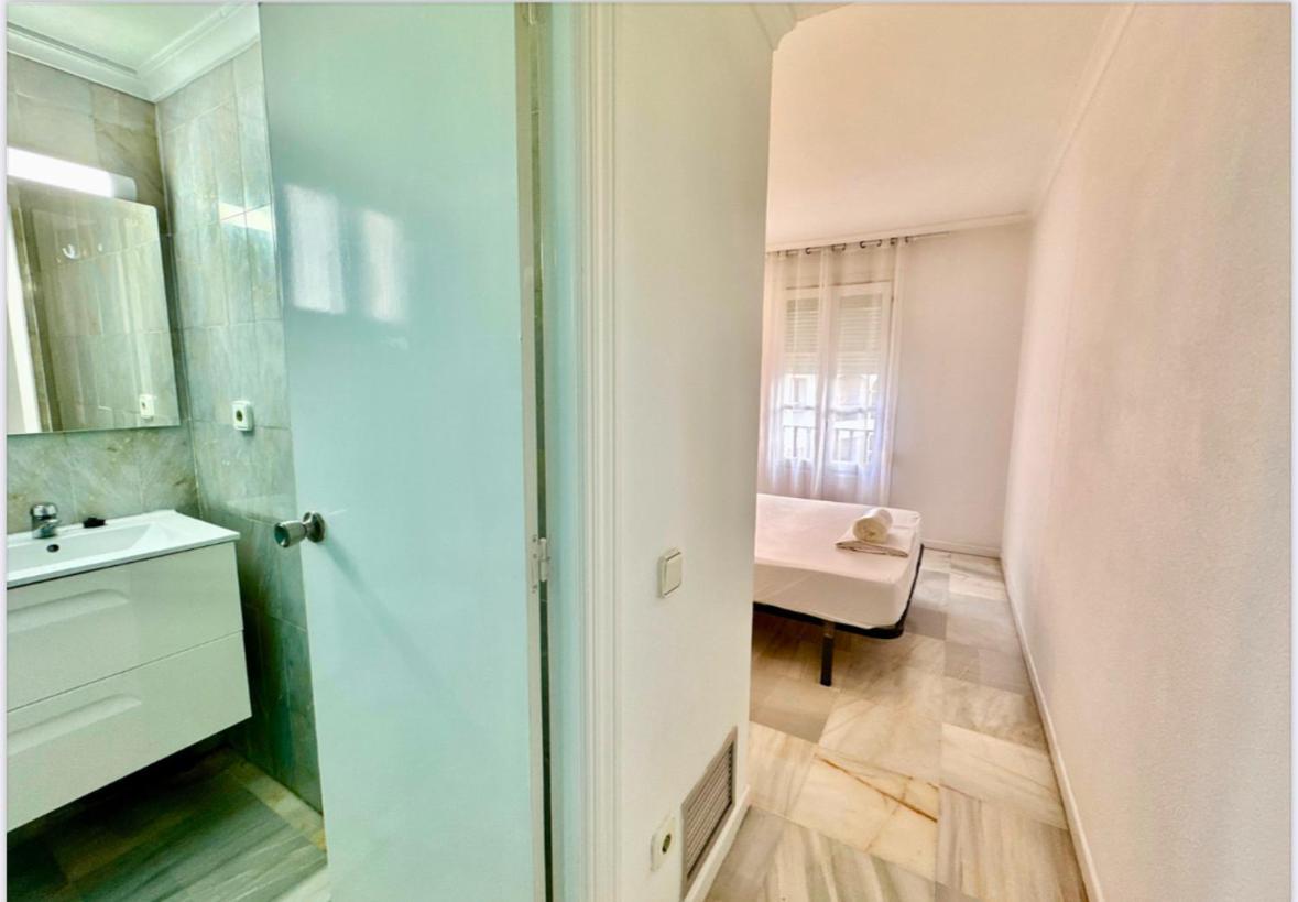 Royal In Marina Botafoch Bed & Breakfast