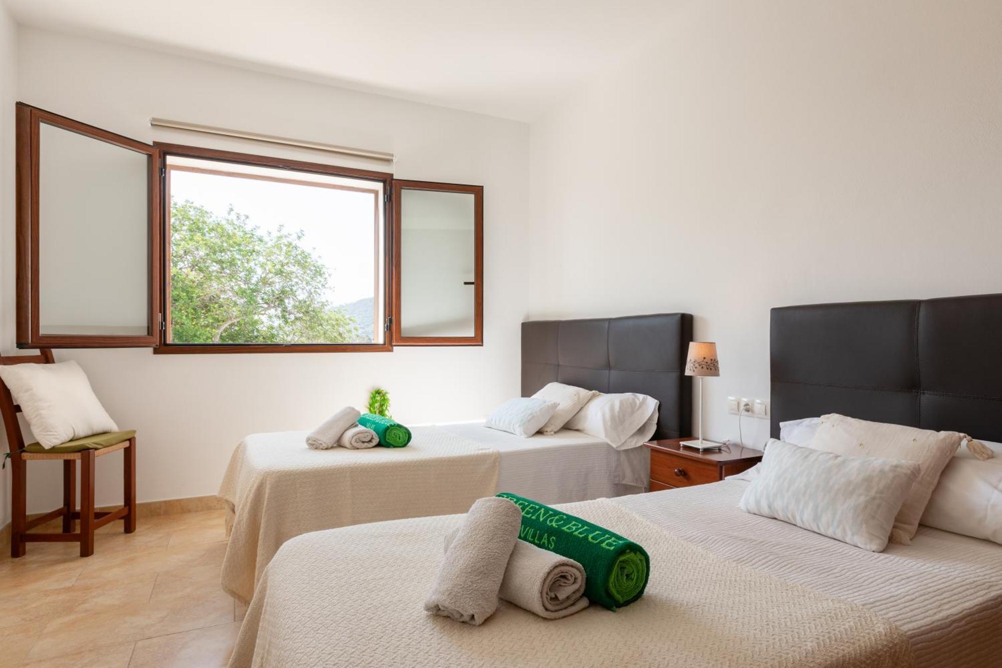 Toni - Aguas Blancas Villa Santa Eulària des Riu