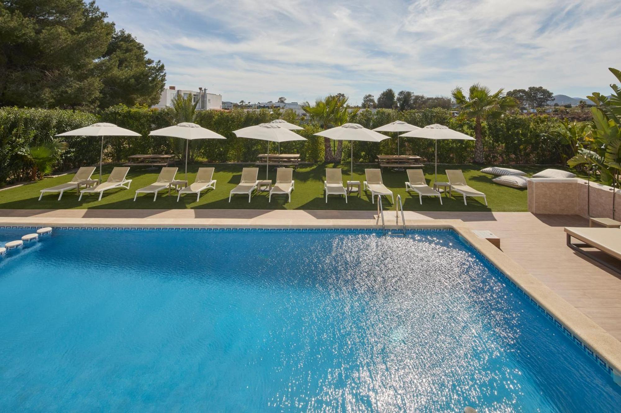 Escondidos Ibiza Aparthotel Platja d'en Bossa