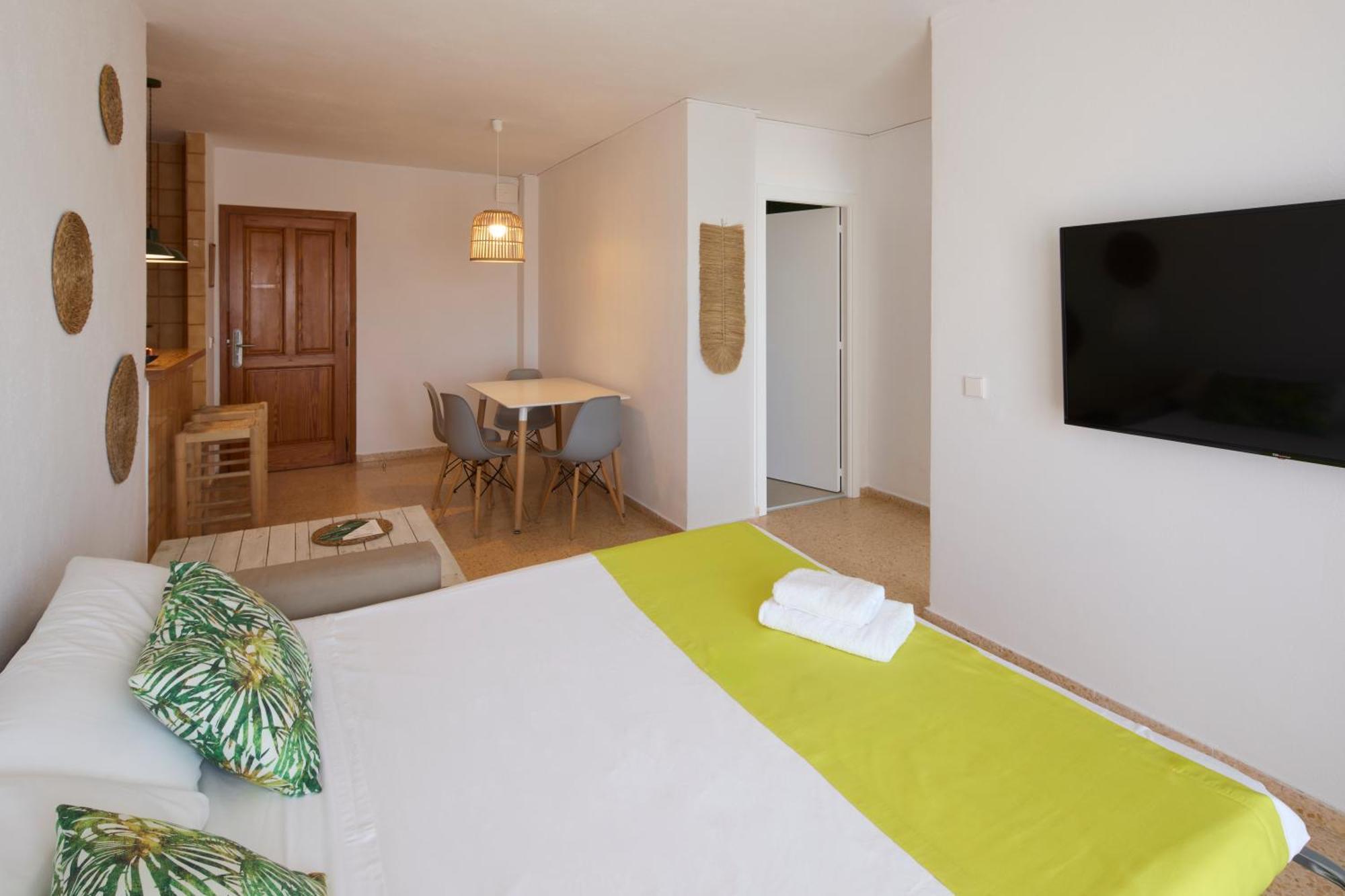 Escondidos Ibiza Aparthotel Platja d'en Bossa