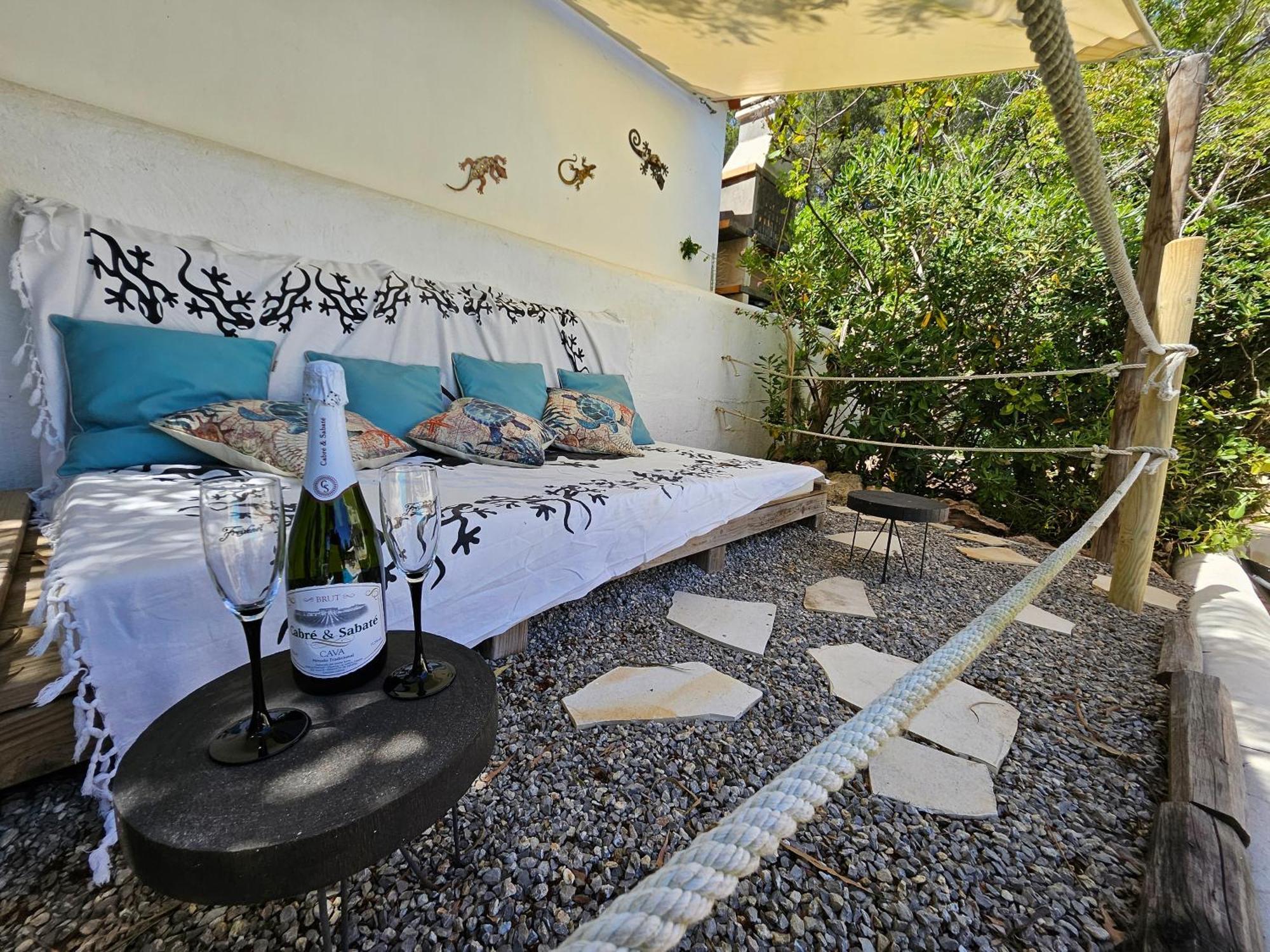 Private Mit Eigenem Pool Unter Palmen *