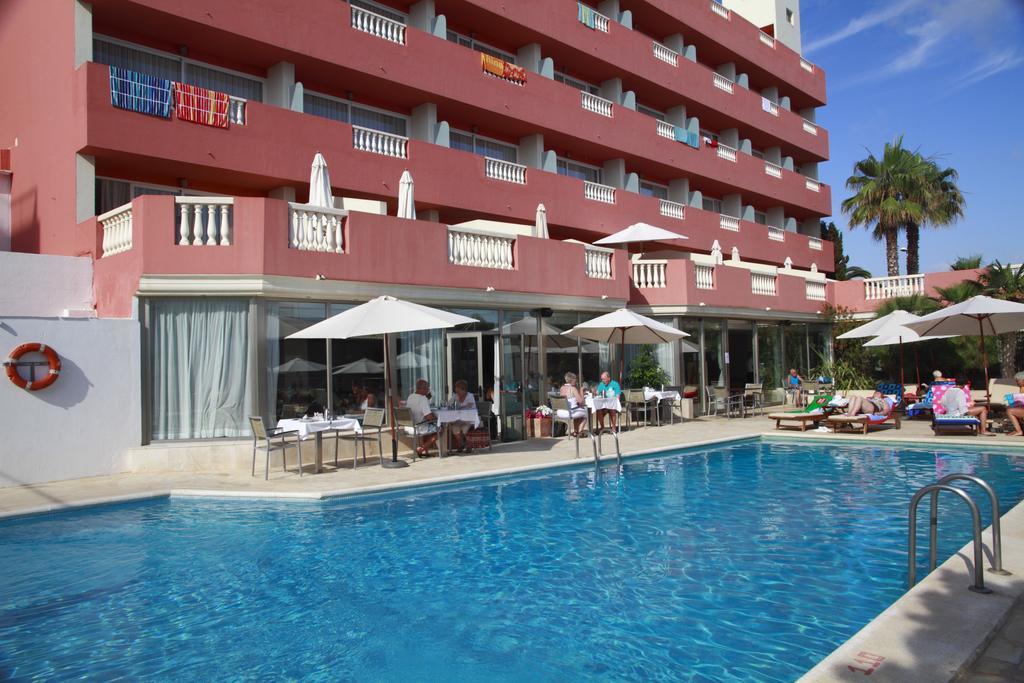 Fergus Paraiso - Adults Only 3*
