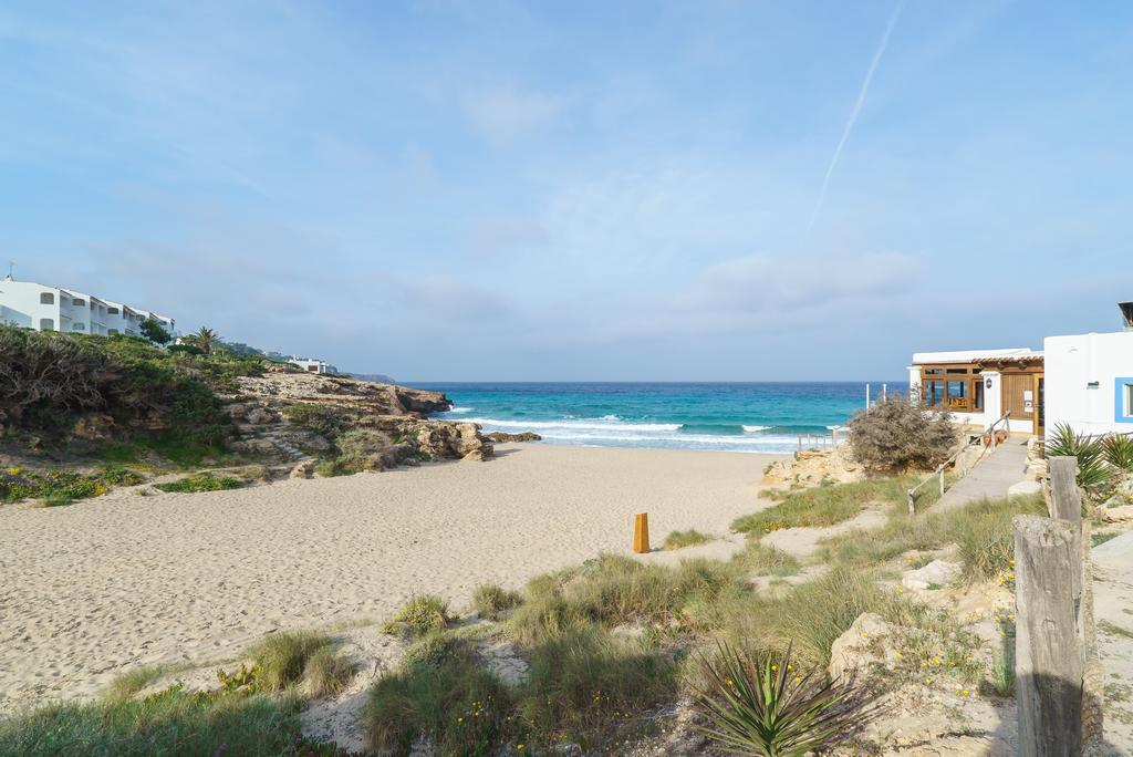 Cala Tarida Blue Beach Cala Tarida (Ibiza)