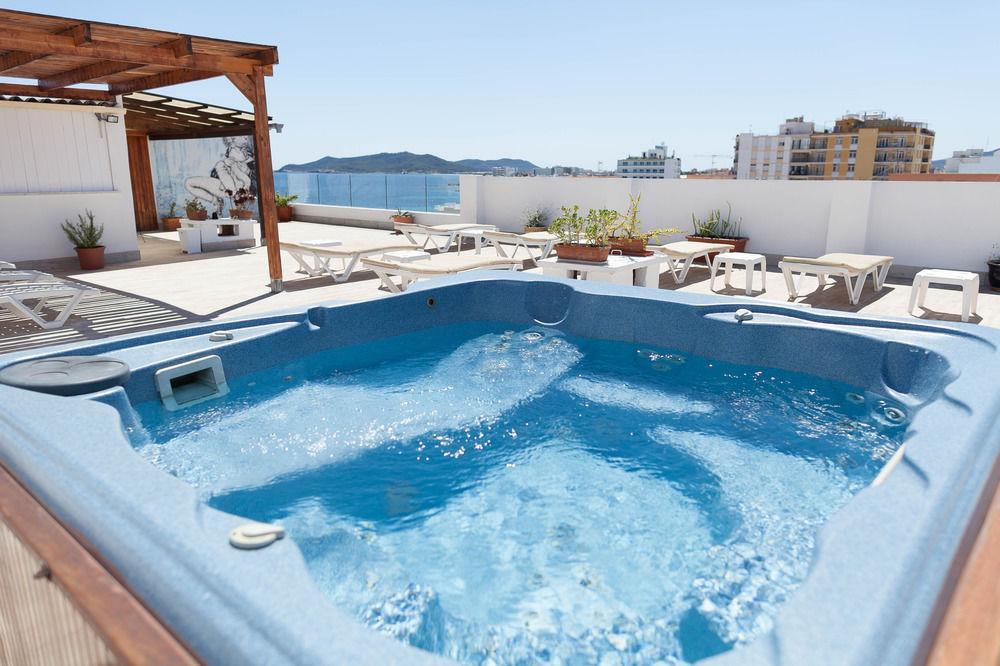 Play - Adults Only Hotel
