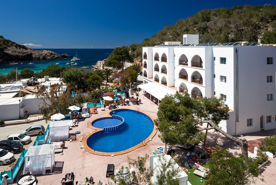 Aptos. Puerto Aparthotel Cala Vadella (Ibiza)