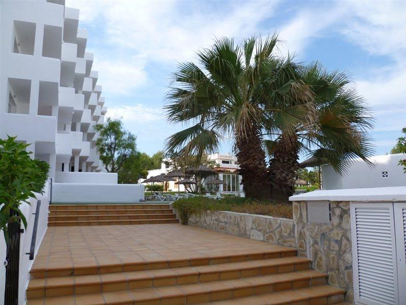 Camelina Aparthotel