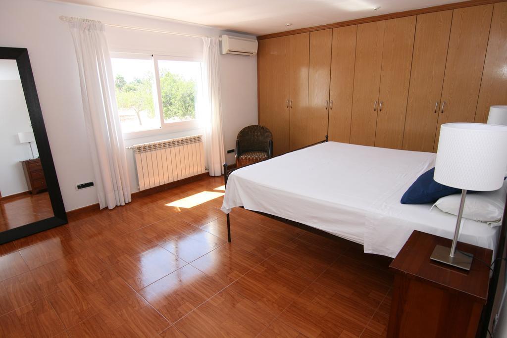 Mara Villa *