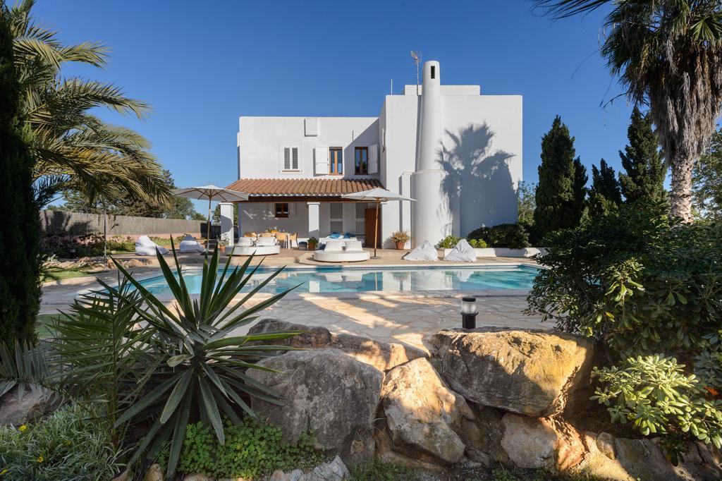 Mercedes Villa