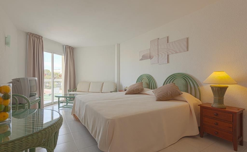 Salia Aparthotel 4*