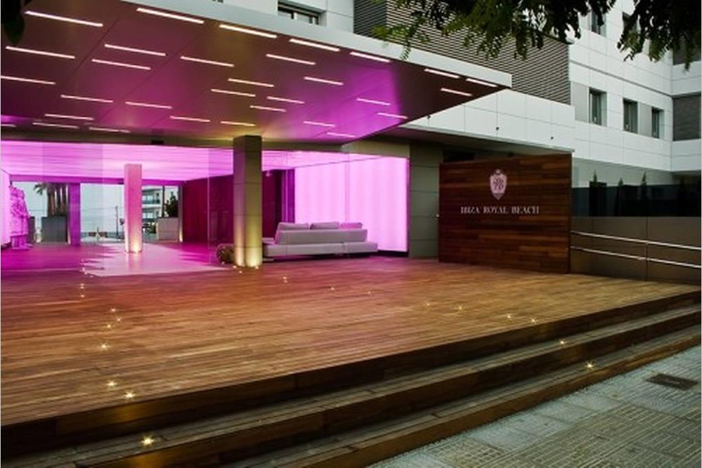 Royal Beach Luxury *
