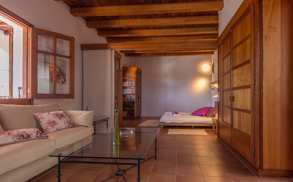 Cases Altes D'arabi Holiday home Santa Eularia des Riu
