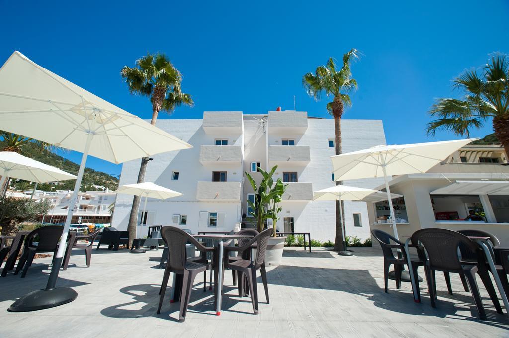 Ses Veles Cala Llonga (Ibiza)