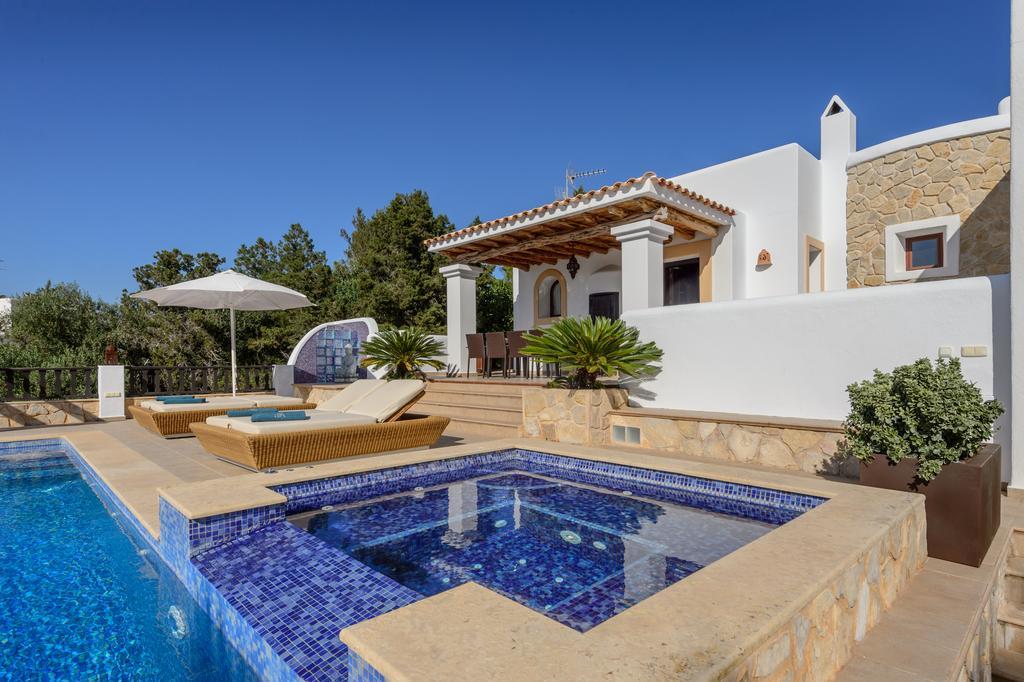 Almond San Antonio (Ibiza)