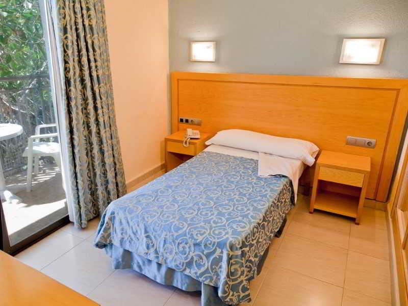 Vibra S'estanyol Hotel 3*