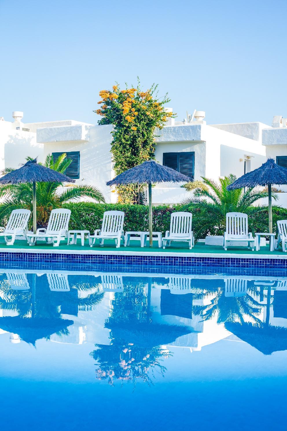 Camelina Aparthotel 3*