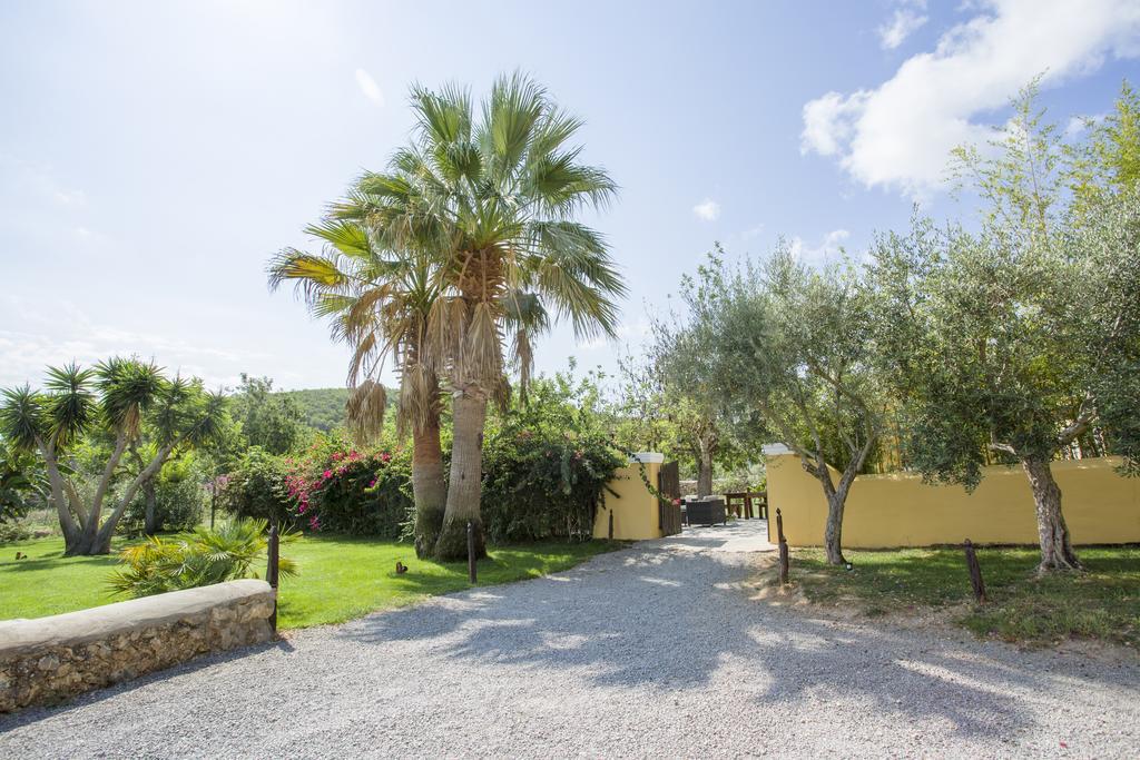 Las Mariposas Club San Rafael De Sa Creu