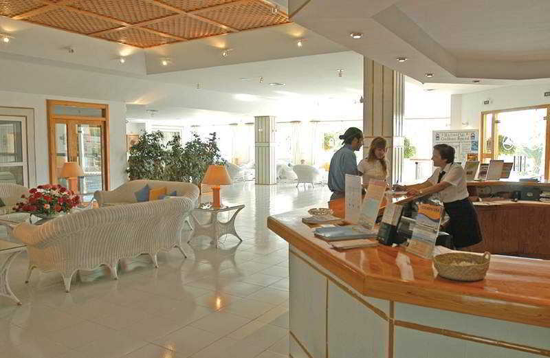 Invisa Club Cala Blanca Hotel 3*