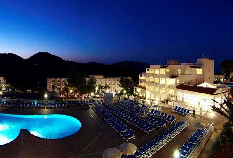 Invisa Club Cala Blanca Es Figueral